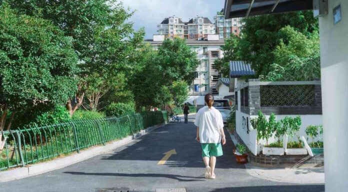 Zašto je kupovina nekretnine u blizini prirode prednost za zdrav život? Ulica i zgrade pored parka