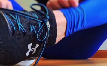 Kako izgraditi disciplinu i pretvoriti trening u naviku? patike u unutrašnjem prostoru