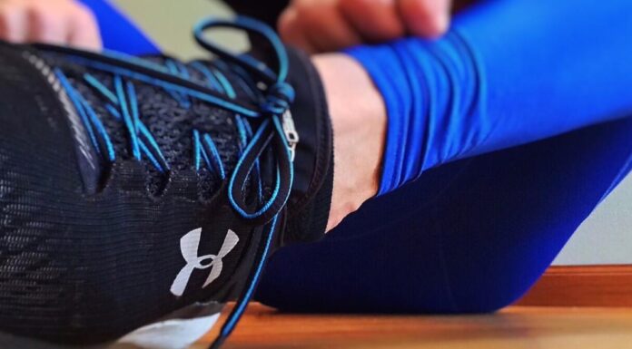 Kako izgraditi disciplinu i pretvoriti trening u naviku? patike u unutrašnjem prostoru